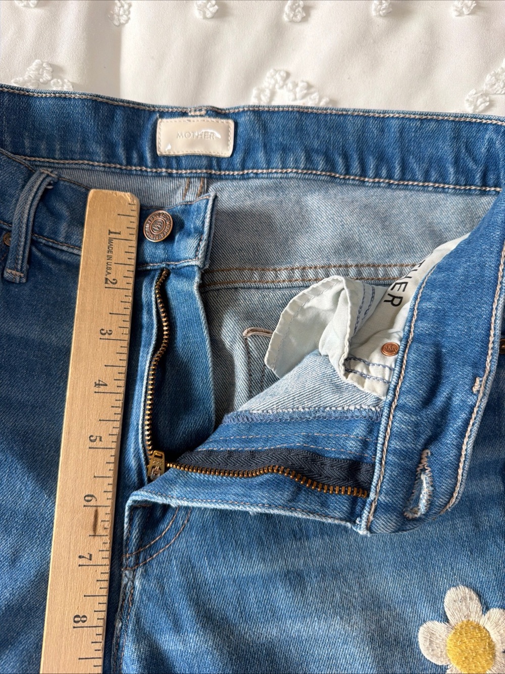 MOTHER Weekender Fray Gold Rush Floral Embroidered Flare Jeans Women’s 26 EUC - Picture 10 of 12